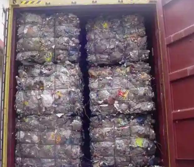 Pet-Scraps-Bottle